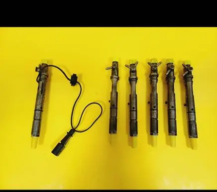 Audi A4 S4 B6 8E 8H Fuel injector 0432133792 059130201G 0432133786