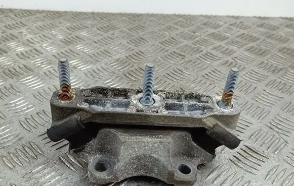 Jeep Grand Cherokee WL Gearbox mount