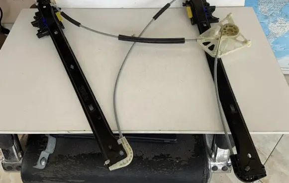 Audi Q7 4M Front window lifting mechanism without motor 4M0837461A