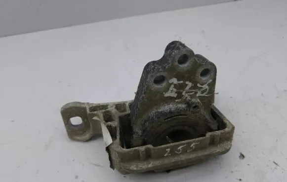 Engine mount bracket