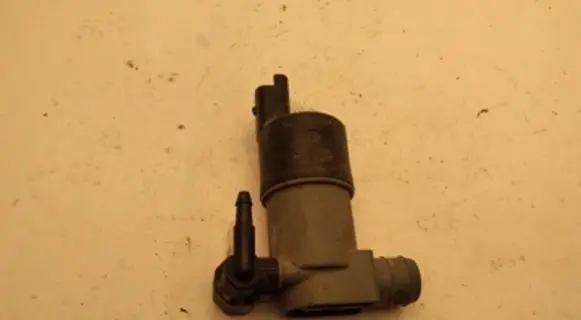 Nissan Qashqai Windscreen/windshield washer pump 9641553880 9641553930