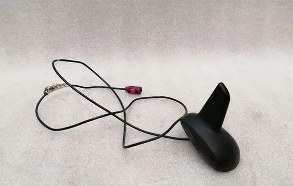 Mercedes-Benz C W204 Aerial GPS antenna A2049050136