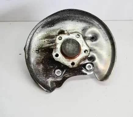 Rear wheel hub