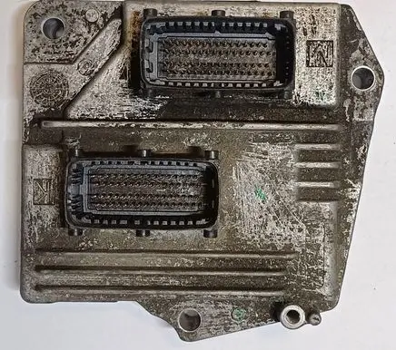 Opel Zafira B Engine control unit/module 55562549 MT35E23 FFFV