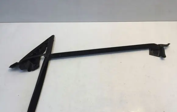 BMW 2 F44 Front door glass trim molding 7483103