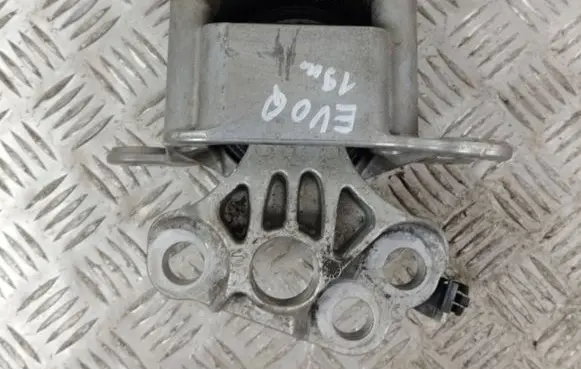 Land Rover Evoque II Engine mount bracket K8D27M121AE
