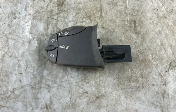 Ford Fusion Sound control switch 98AB14K147AC