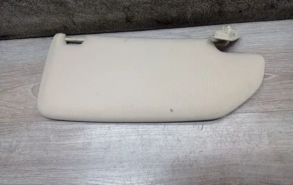 Volvo V70 Sun visor