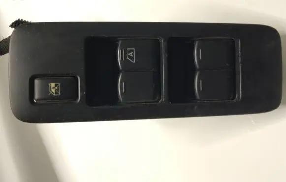 Nissan Qashqai Electric window control switch 25401JD00A 0288