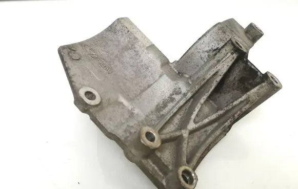 Hyundai H-1, Starex, Satellite A/C compressor mount bracket 