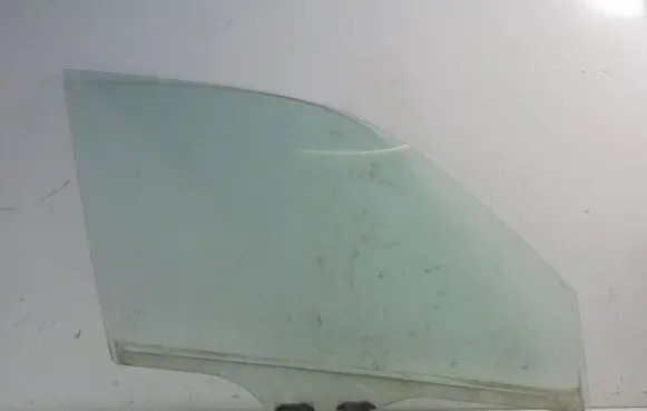 Suzuki Grand Vitara II Front door window glass four-door 