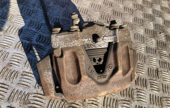 Mercedes-Benz E W212 Front brake caliper