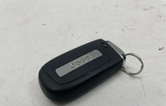 Jeep Compass Ignition key/card XD0240066R3 28408213021