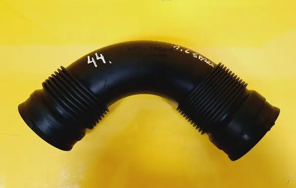 Air intake hose/pipe