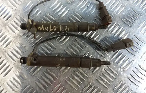 Volkswagen Golf IV Fuel injector 028130201S 0432193745