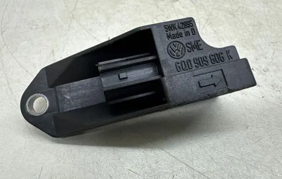 Volkswagen Polo IV 9N3 Airbag deployment crash/impact sensor 6Q0909606K