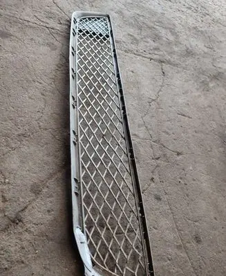 BMW X5 E70 Front bumper lower grill 105031