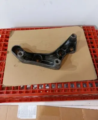 Mercedes-Benz E W212 Engine mounting bracket A2720140295 GD01454 AC46000