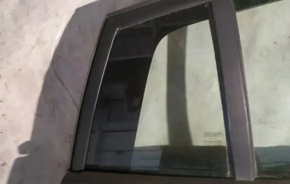 Fiat Bravo Rear vent window glass 