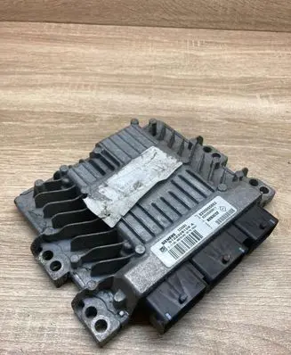 Renault Scenic II - Grand scenic II Engine control unit/module ECU 8200565863 S122326109A