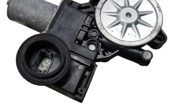 Toyota C-HR I Front door window regulator motor 69810F4010 85710F4010 AE0620203891
