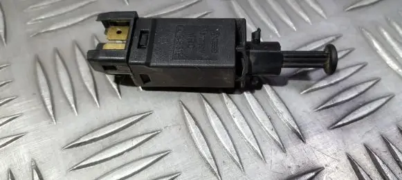 Volkswagen PASSAT B3 Brake pedal sensor switch 191945515