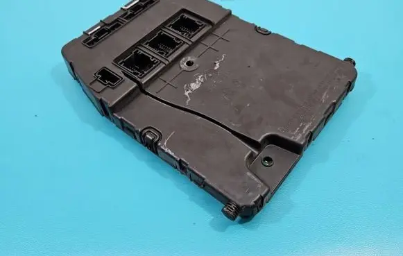 Renault Scenic II - Grand scenic II Central body control module 8200306435 IMPRK1366071