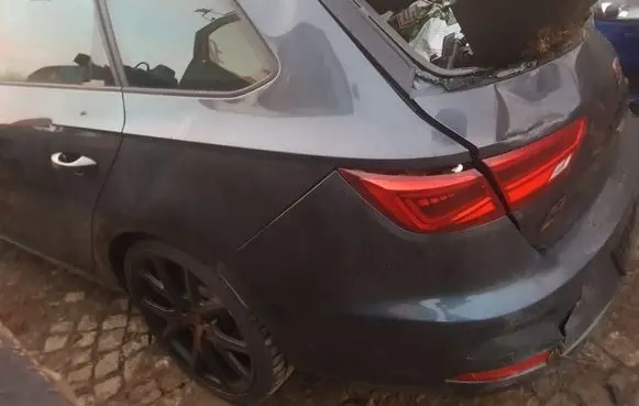 Seat Leon (5F) Rear quarter panel brak