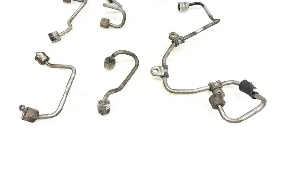 Volkswagen Transporter - Caravelle T5 Fuel injector supply line/pipe 