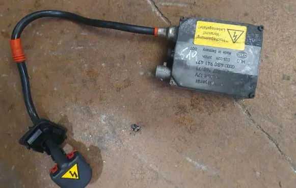 Audi A6 S6 C6 4F Headlight ballast module Xenon 4B0941471