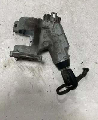 Volkswagen Golf III Ignition lock 357905851