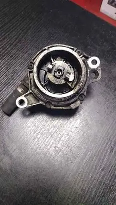 BMW 5 E39 Vacuum pump 72152503
