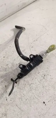 BMW 1 E81 E87 Clutch master cylinder 6773570 13370810