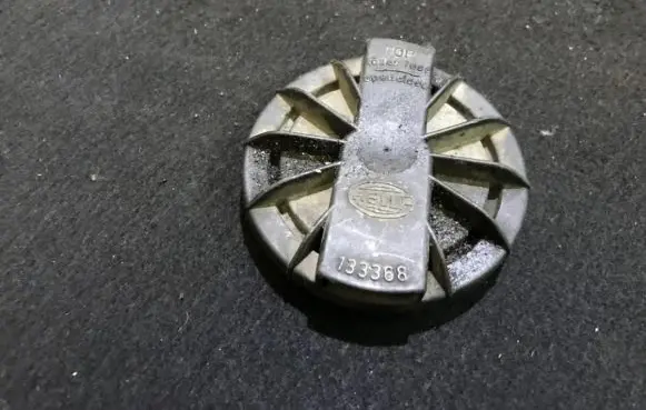 Headlight/headlamp dust cover