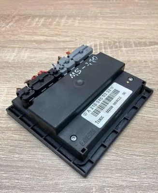 Mercedes-Benz E W210 Coolant fan relay A2105450332 3X2339