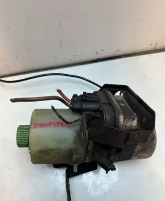 Skoda Roomster (5J) Power steering pump 765643435