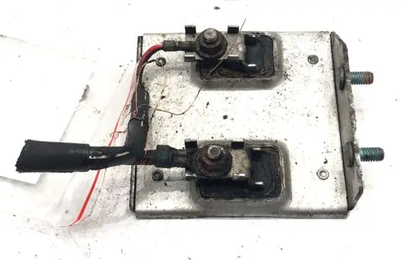 Volkswagen PASSAT B5 Fan control module 