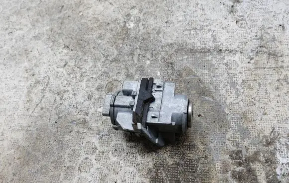 Mercedes-Benz C W205 Front door lock (next to the handle) A0997609600