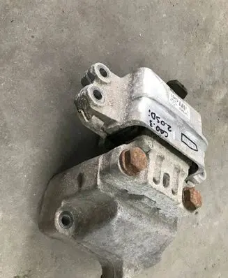 Volkswagen Caddy Gearbox mounting bracket 1K0199555