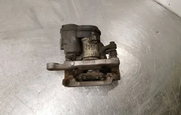 Renault Kadjar Rear brake caliper 3235331c