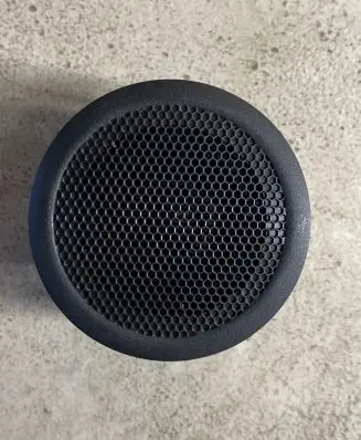 Front door high frequency speaker