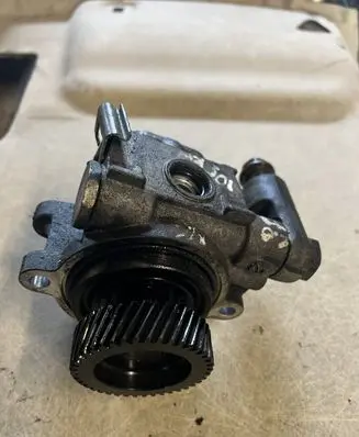 Mazda 6 Power steering pump 6215087K