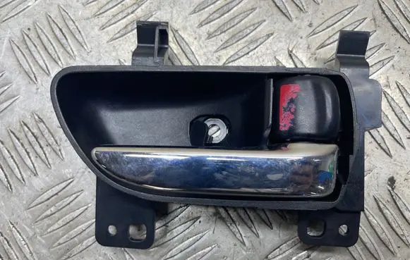 Subaru Legacy Front door interior handle