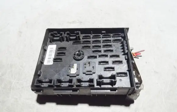 Volkswagen PASSAT B7 Fuse module 3C0937125A