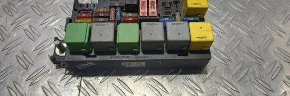 Mercedes-Benz R W251 Fuse module A1645400072 5072426 81009D