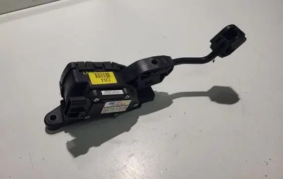 KIA Sportage Accelerator throttle pedal