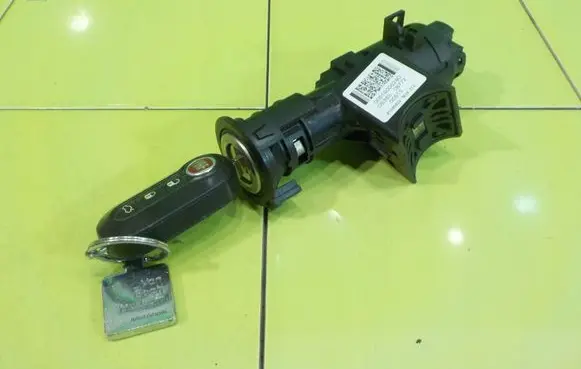 Fiat Panda III Ignition lock 46528244