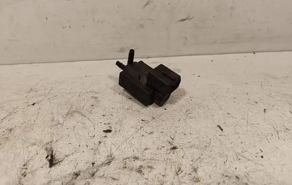 BMW X6 E71 Vacuum valve 702318