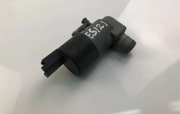 Nissan Qashqai Windshield washer spray nozzle 9641553880