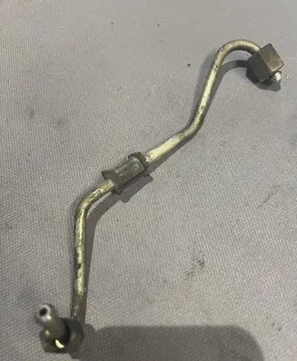 Hyundai Tucson JM Fuel injector supply line/pipe 